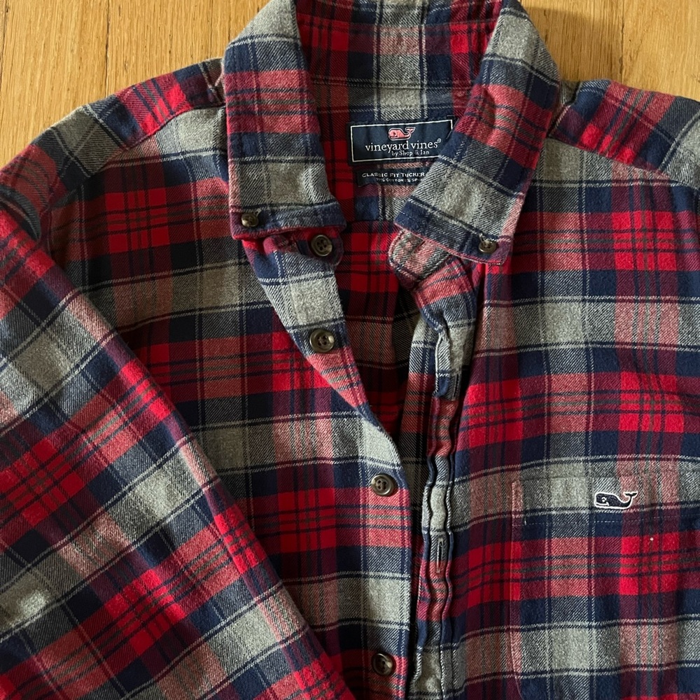 Vineyard vines red button up flannel